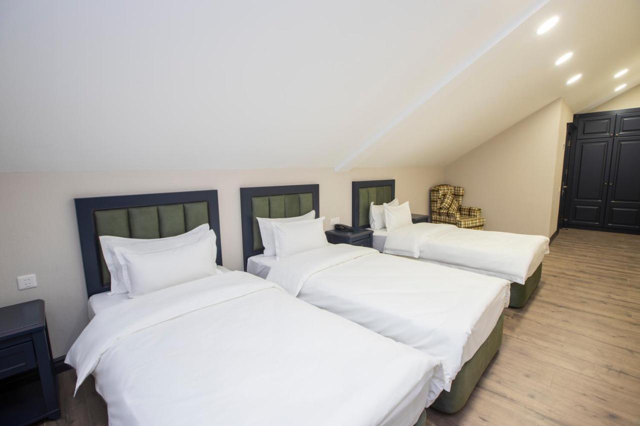 Macara Lake Park Quba Exterior photo A room at the hotel