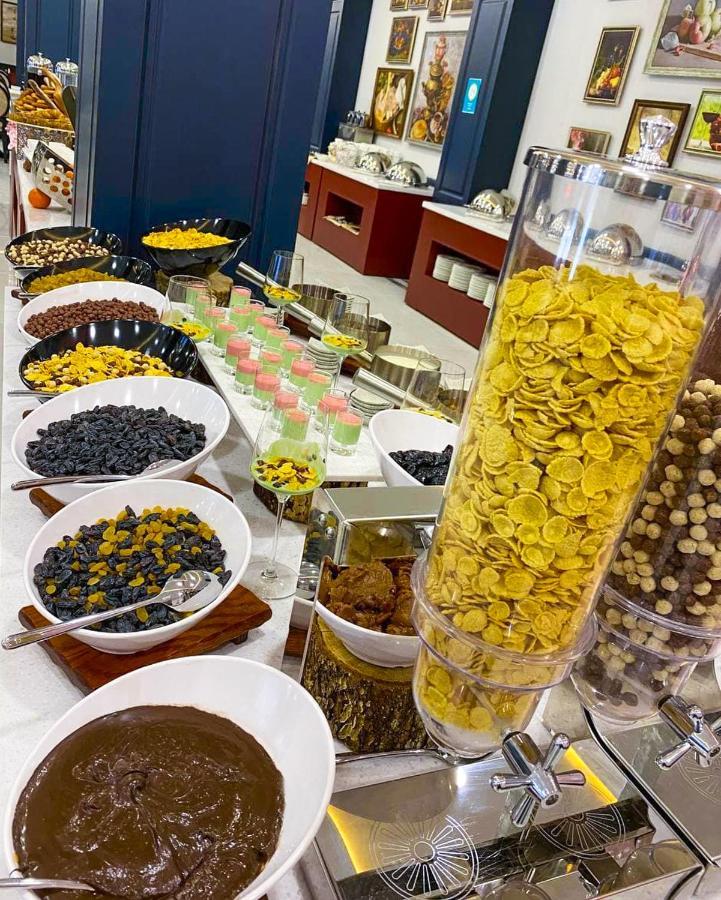 Macara Lake Park Quba Exterior photo A selection of cereal and other breakfast foods