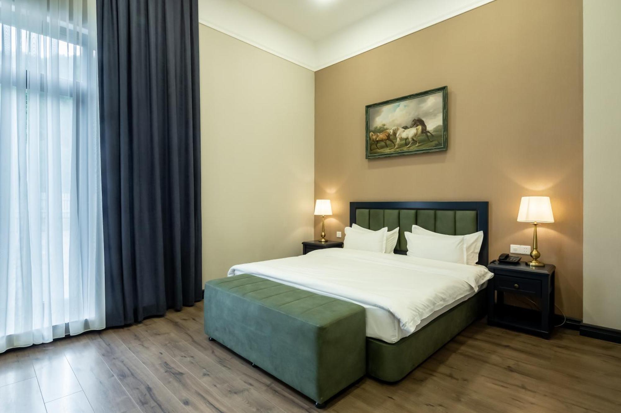 Macara Lake Park Quba Exterior photo A bedroom at the hotel