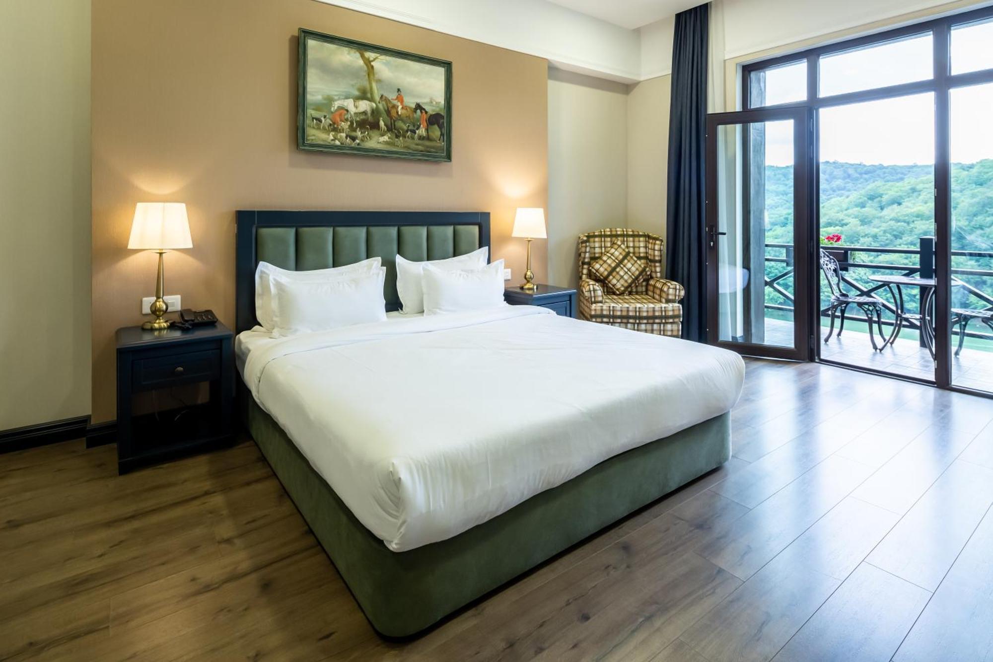 Macara Lake Park Quba Exterior photo A bedroom in the hotel